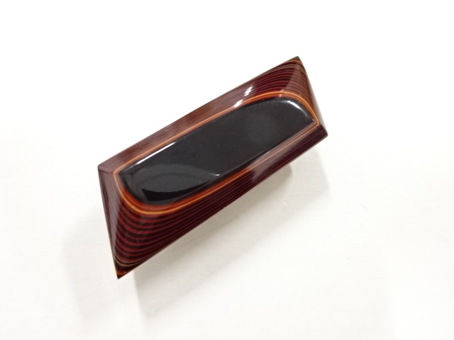 アンティーク　堆朱 帯留め